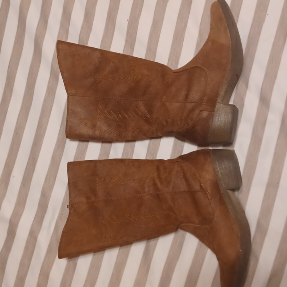 Stevies boots🎈4 -$5 items for $10🎈